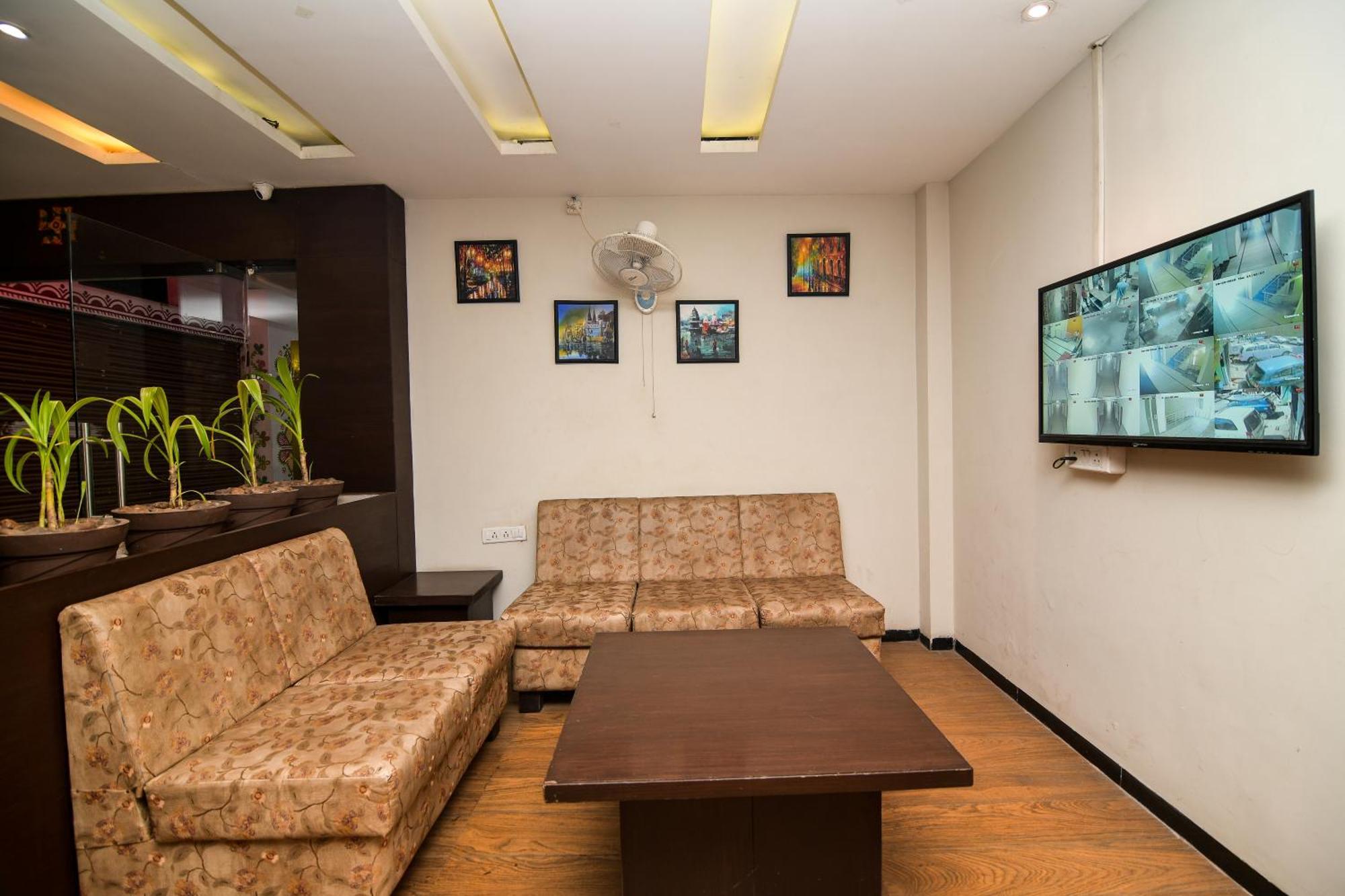 Shree Ram Hotel Ujjain Esterno foto
